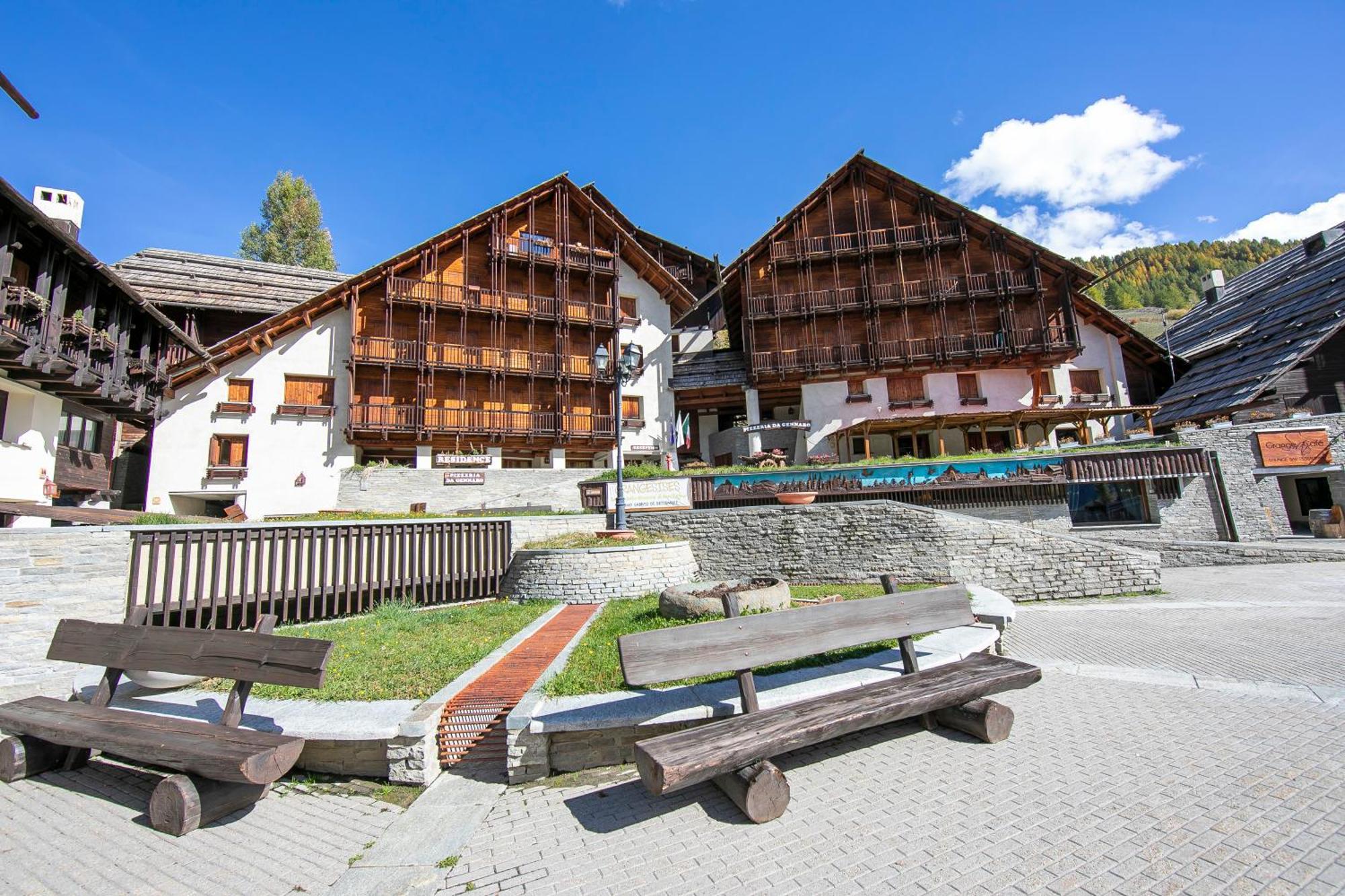 Grange Hike & Ski Sestriere Apartments ภายนอก รูปภาพ