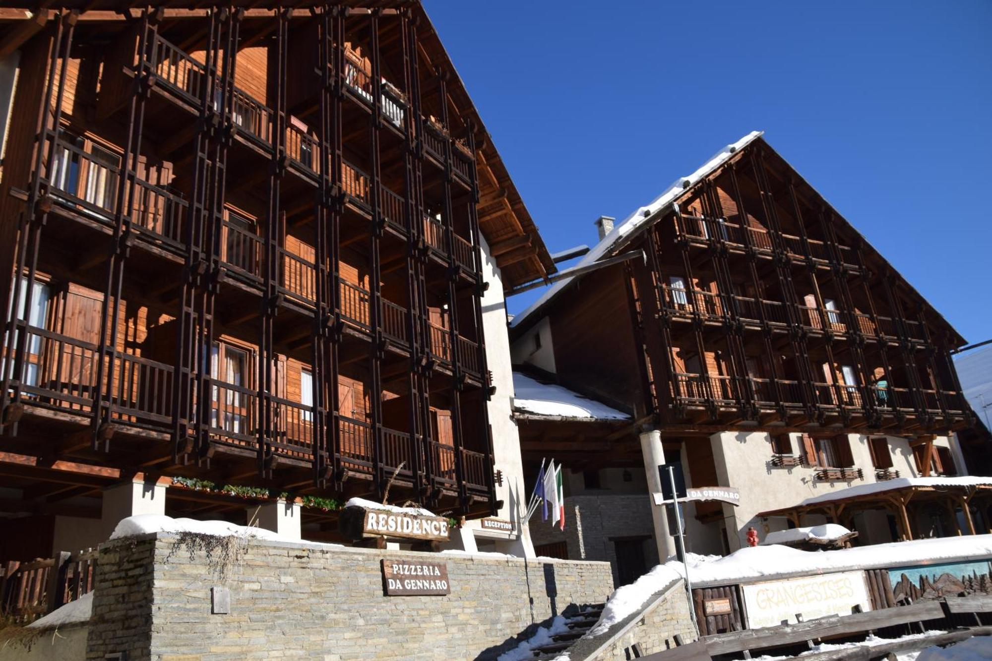 Grange Hike & Ski Sestriere Apartments ภายนอก รูปภาพ